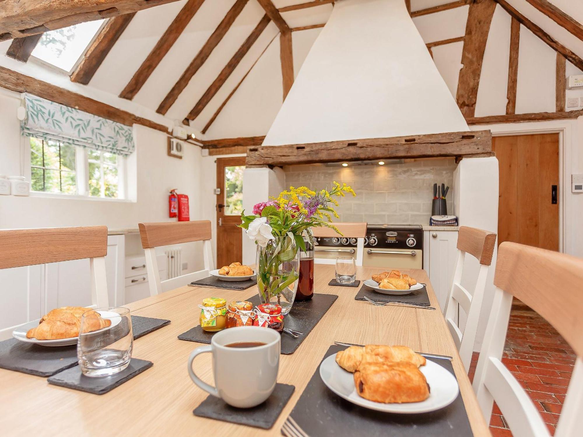 Pollard Cottage Lingfield Exterior foto